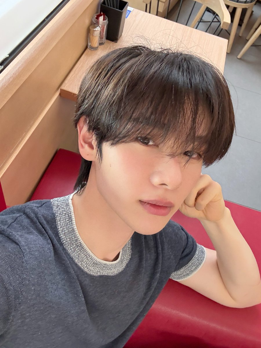 Worrawa70149348's tweet photo. มอนิ่งน้องนายกับเช้าที่สดใสตื่นมาขอให้สดชื่นแจ่มใสจิตใจเบิกบานมีความสุขสดชื่นตลอดทั้งวัน ทำอะไรก็ราบรื่น มีพลังงานในการทำงานเต็มเปลี่ยม คิดสิ่งใดขอให้สมปรารถนา ไม่เจ็บไม่ป่วยอย่าลืมหาของที่อร่อยๆทานด้วยน๊า 

MORNING 02 NNINE
#นายท่านกรชิต #Nine
#GaoQingChen #高卿尘
@naninenai99 https://t.co/jOuVYRxsS6