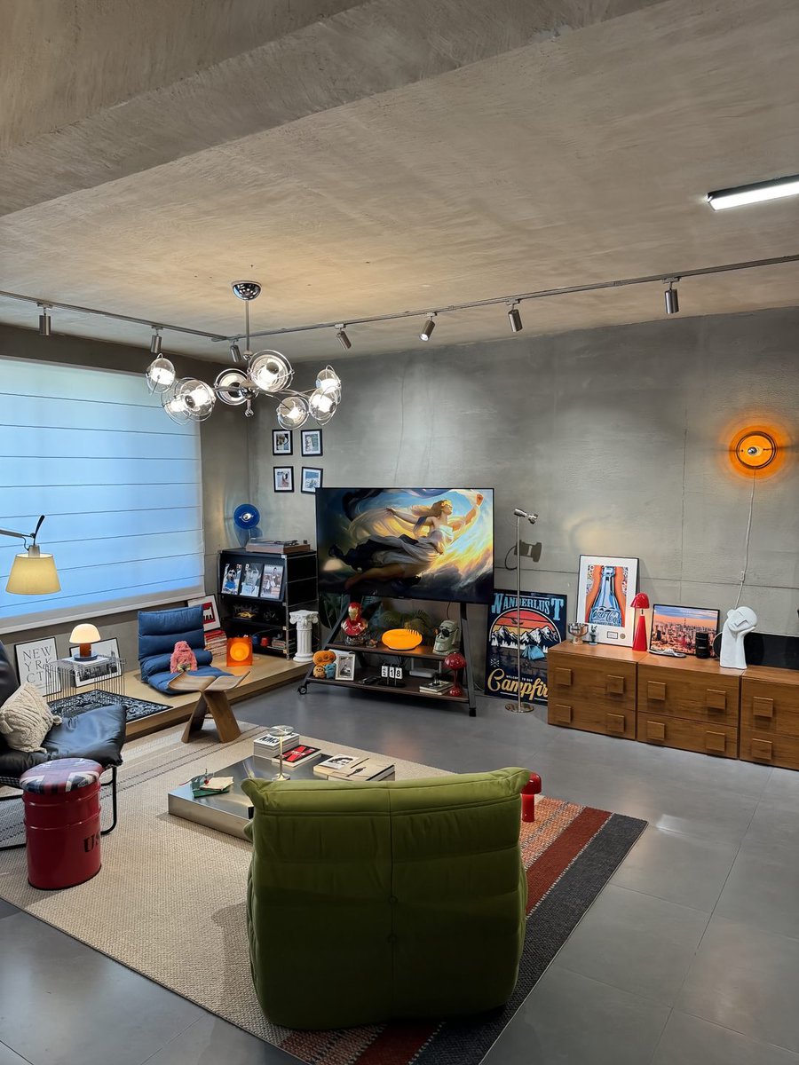 interiorsuckerr's tweet photo. https://t.co/XoU1kYpaTV