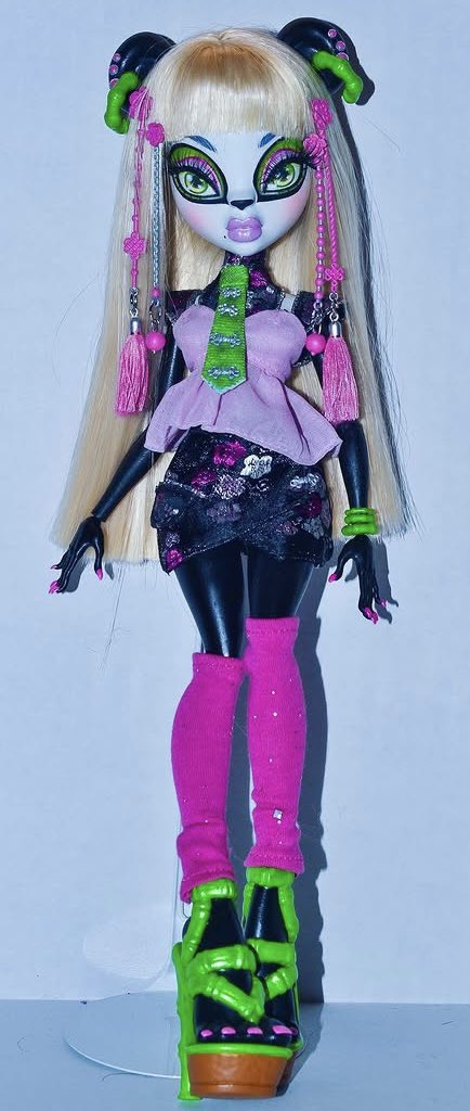 meyganabroom's tweet photo. the way everybody collectively forgot about her, yall got scammed so bad https://t.co/BvXJaM5McP