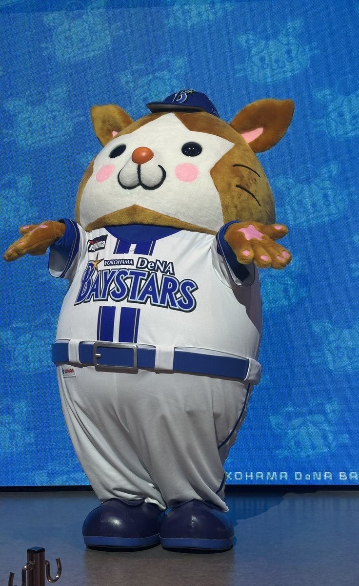 azuoaho's tweet photo. ちぇっからのいじけて、意味わからんよっと猛抗議始めるスターマン🐹
可愛すぎましたわ…😮‍💨手可愛い💙💙💙
#baystars  #ベイスターズ https://t.co/jSIcskVweU