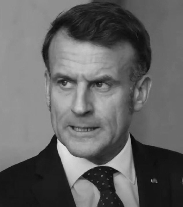 Resistance_SM's tweet photo. 🚨🇫🇷😡💥BOOM💥Tandis que l’OCDE somme la France d’un plan draconien, coupes sombres dans les retraites, impôts et aides sociales pour juguler une dette abyssale –, Emmanuel Macron, ce mégalomane cérébralement carbonisé, persiste dans son acharnement pathologique à déverser des milliards dans le gouffre ukrainien et dans le monde, il impose son utopie fédérale à six, obsédé par une Europe supranationale qui musellerait la souveraineté nationale.

Au lieu de traquer les milliards volatilisés entre Bruxelles, Paris et Kiev dans une orgie de gabegie et de corruption institutionnalisée, ce pantin perverti continue sa dilapidation frénétique, transformant la France en vassale exsangue d’un projet supranational délétère. 

Une perversion inouïe, un cerveau grillé par l’hubris, qui sacrifie le peuple sur l’autel de son ego démesuré. 

🔥L’Article 7 de la Constitution française prévoit l’empêchement du Président en cas d’incapacité (physique ou mentale grave) rendant impossible l’exercice de ses fonctions. Le Conseil des ministres constate l’empêchement, le Président du Sénat assure l’intérim, et de nouvelles élections présidentielles sont organisées rapidement (dans les 20 à 35 jours). C’est un mécanisme rare, destiné à assurer la continuité de l’État en cas de crise personnelle du Président : c’est le cas, il fait n’importe quoi. Il n’est plus possible de le laisser gérer la France de la sorte, il nous mène droit en enfer sans retour possible, il faut stopper net ce fou avant qu’il ne soit trop tard.

~
https://t.co/1WtBqeAp7t
~
https://t.co/VN6bmz06tA
