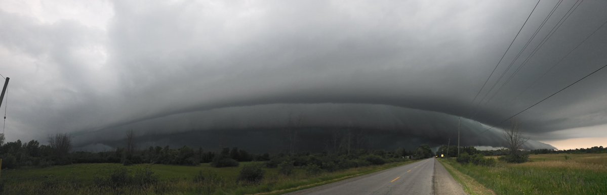 ConnorMockettWX's tweet photo. Angry, angry storm near Maitland! Storm is as dark as night 8:05pm #onstorm https://t.co/FsrvSIuTPw