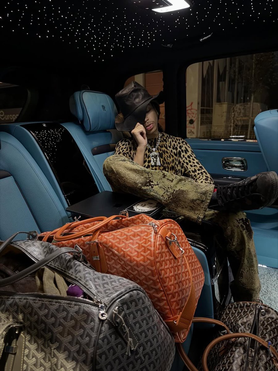 CheUnreleased's tweet photo. New Che post via instagram https://t.co/3eFL39CcxZ