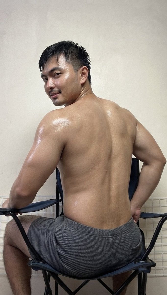 Kimboyfm's tweet photo. https://t.co/7623x1R21L

#gaybandung #gayjakarta https://t.co/GFPLliP5oV