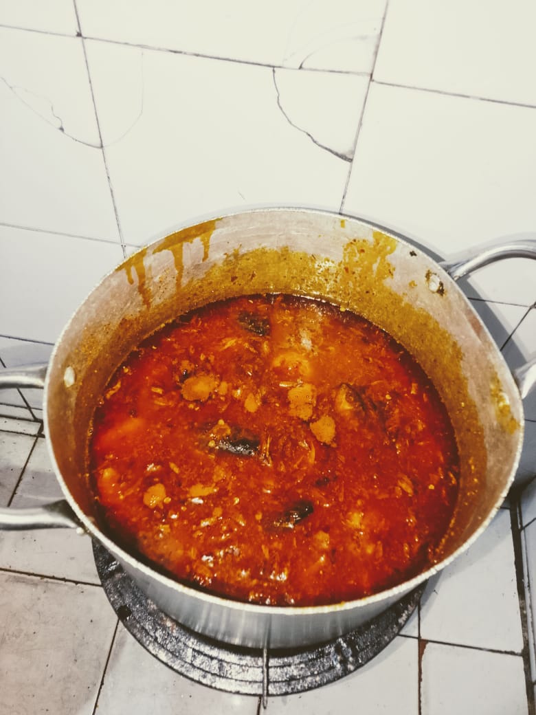 fweshboymichael's tweet photo. "Do you love my cooking."❓🤔
#mikeskitchen #craystewriceandbeans #chefmike🧑🍳 https://t.co/w9igiGVfxa