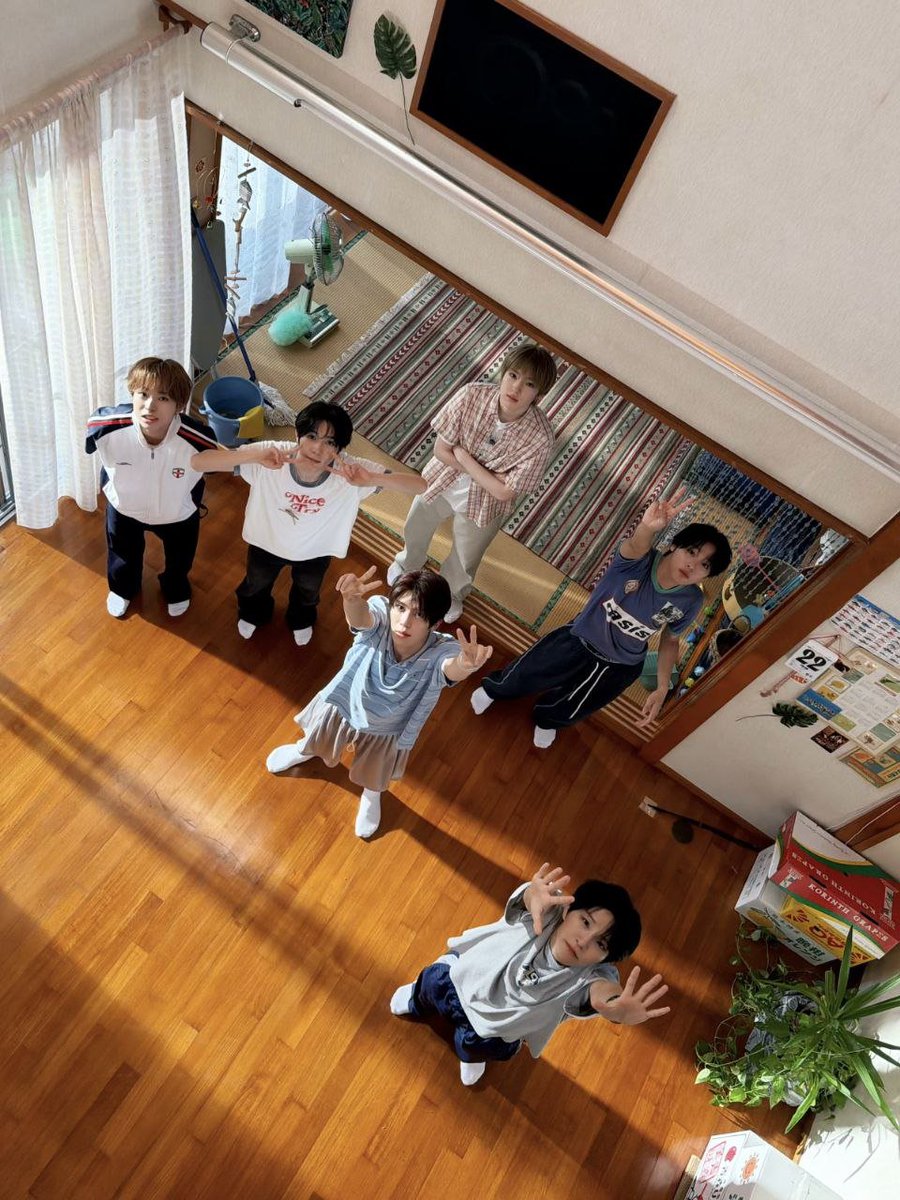 yujshi's tweet photo. We came for a peaceful walk but ended up creating our own little dance festival instead. Honestly, with a backdrop this perfect and a vibe this joyful, how could we possibly stay still? Living our best life, one dance step at a time! https://t.co/dlb0FCWBJ0