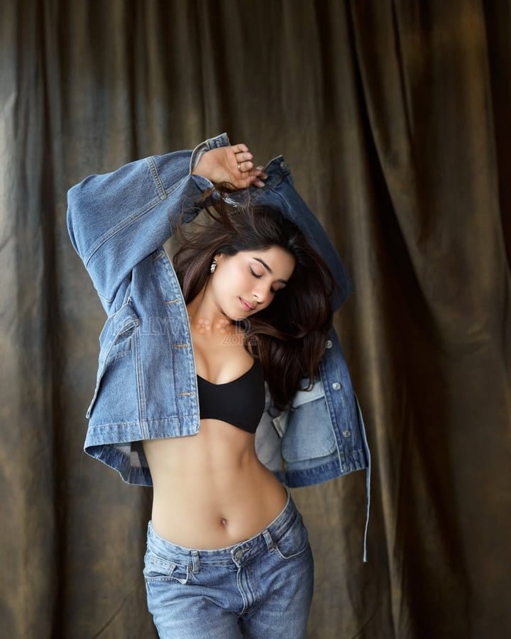 GlamButy's tweet photo. Celebrities Collection 21
#NehaKhan https://t.co/s6chmif1iU