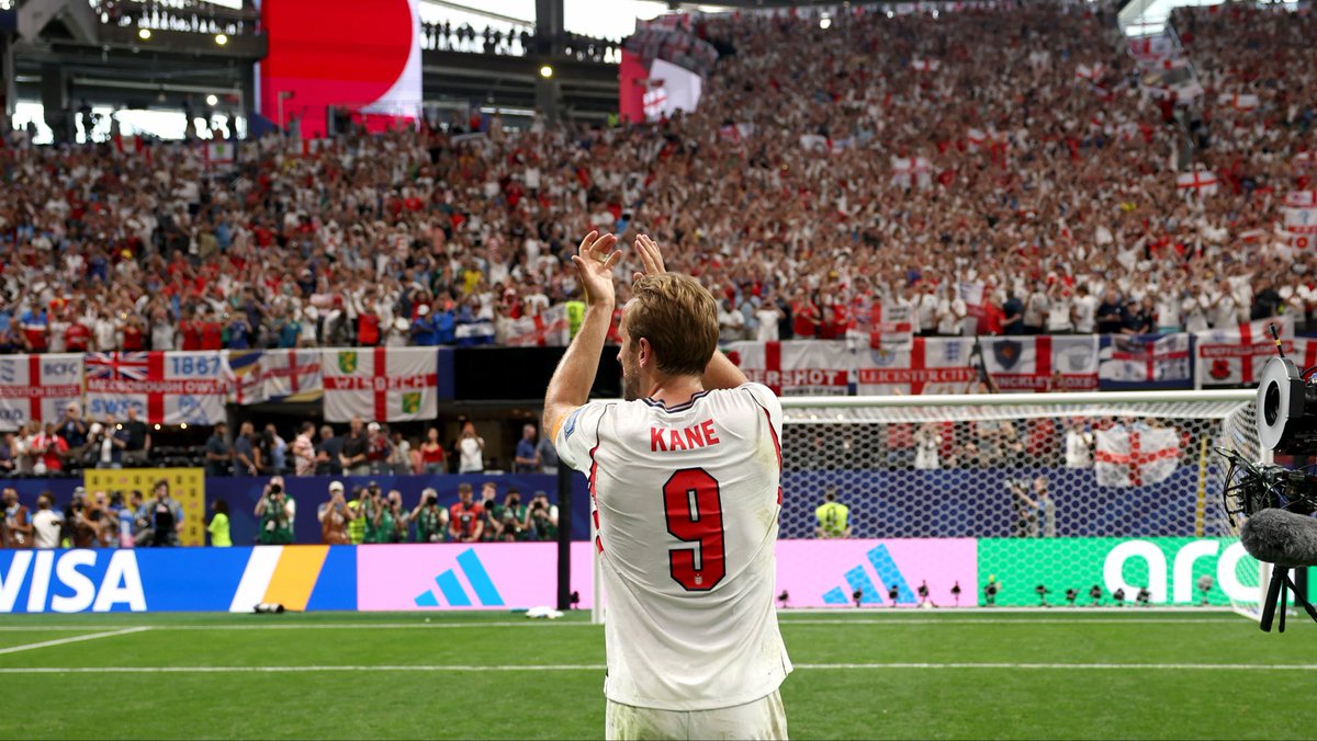HKane's tweet photo. With us all the way ❤️🏴󠁧󠁢󠁥󠁮󠁧󠁿 https://t.co/8CV0eNFfZD