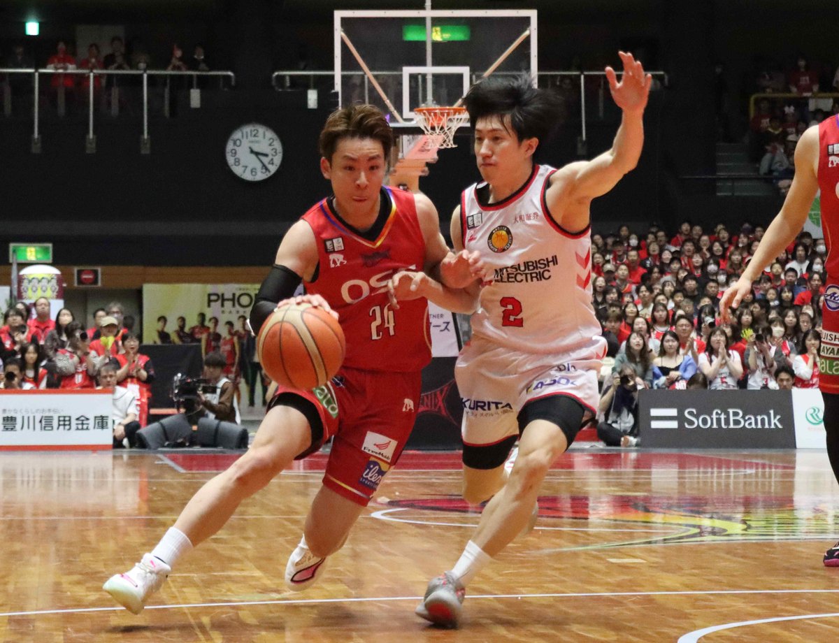 Higasiaichinews's tweet photo. 「30歳、一番脂が乗る時期」三遠 佐々木隆成、大けが乗り越え再飛躍へ

左アキレス腱断裂から復帰した #三遠ネオフェニックス の #佐々木隆成 選手は、1年4カ月ぶりの日本代表復帰も果たしました。シーズンを終えた胸の内と代表への思いを語りました。

🔻続きは
https://t.co/LplpHMxxDt

#東愛知新聞 https://t.co/t0HyyJpQCV