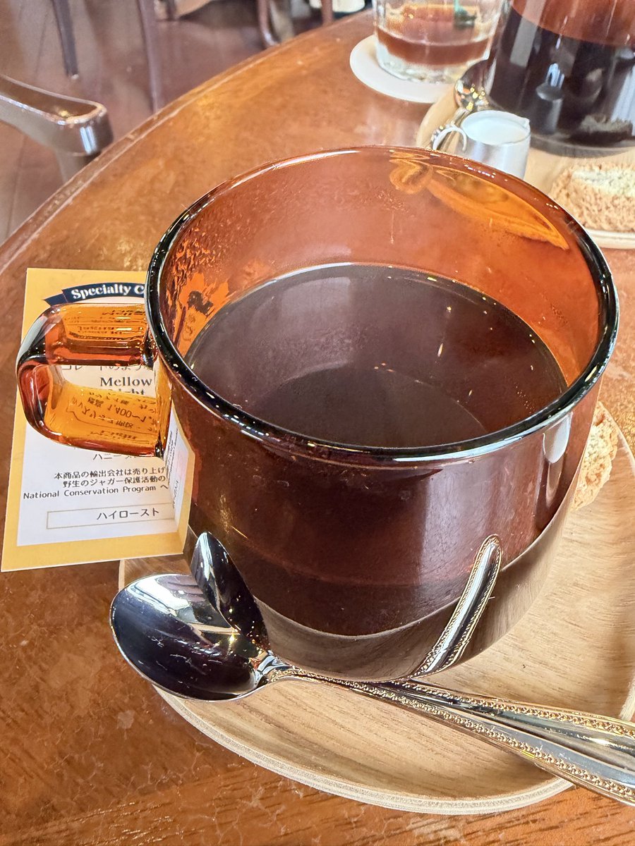 MOS41101814's tweet photo. 美味いコーヒーを嗜む☕️

いや、あんまり詳しくないけれどw

でも、舌で感じる酸味と鼻に抜ける香りが、毎日適当に飲んでいるソレとは全く違うのは分かる( ˘ ⌓̈ ˘)

語らう素敵な時間をありがとう☕️

#カピアンコーヒー https://t.co/9ZQ5YJodAA