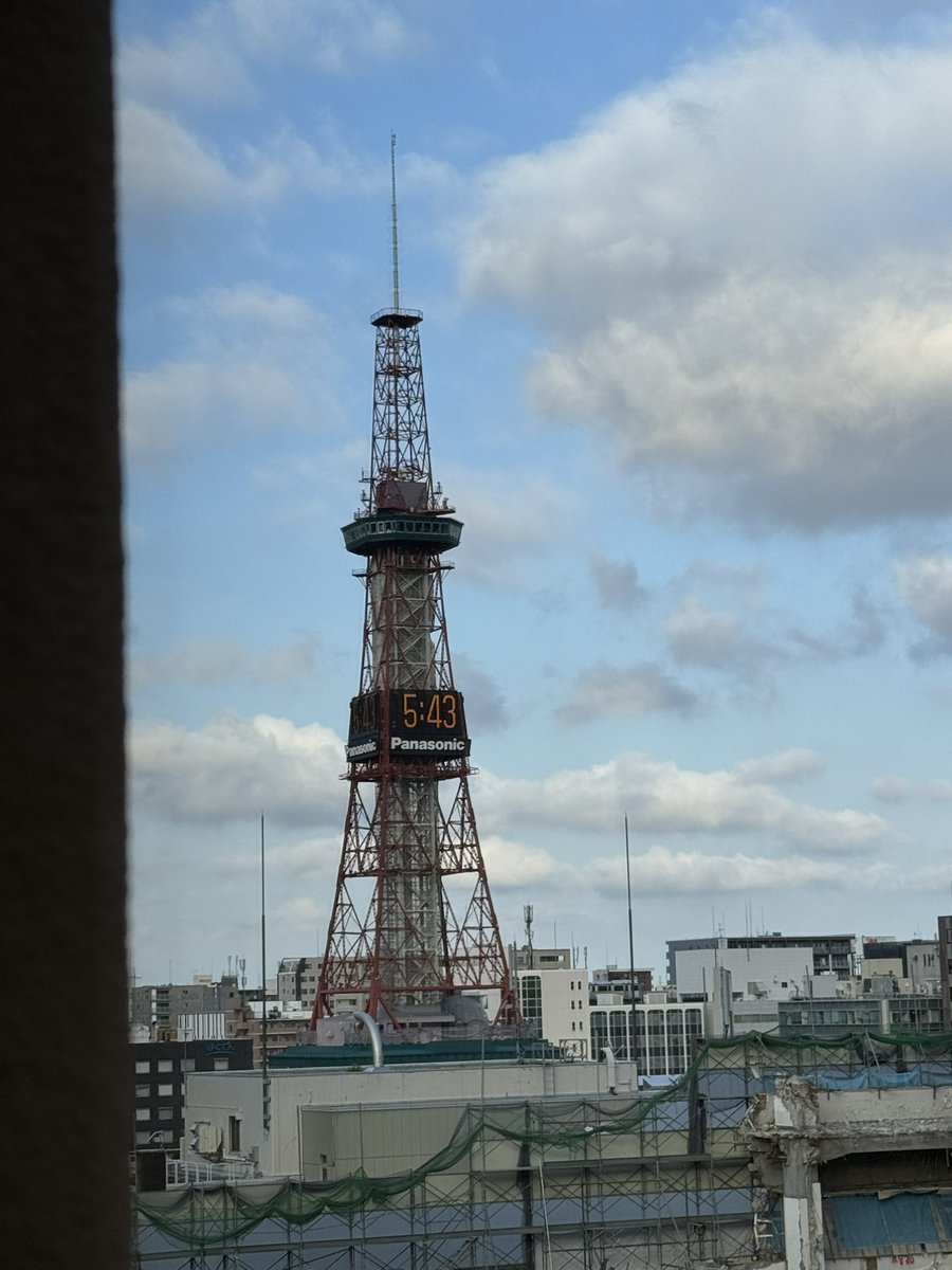 taigamaru1977's tweet photo. あの電力会社の塔が懐かしい https://t.co/pgue55utr4