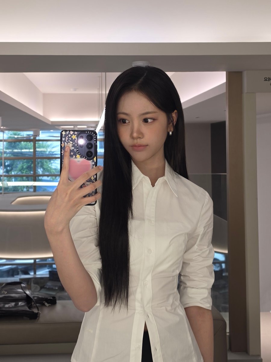 yerisgood's tweet photo. #CARMEN weverse update 

🤍 Have a nice day today~🫶 https://t.co/3qtx34MbPu