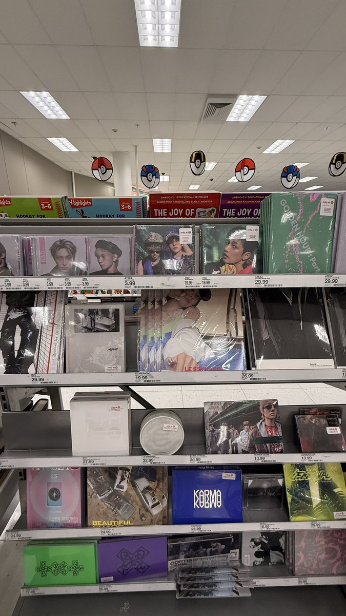 atinypop's tweet photo. target in los angeles, ca (santa monica) was stocked with atz albums!!!
@ATEEZofficial #ATEEZ #μμ΄ν°μ¦ #GOLDENHOUR #BAD #GOLDENHOUR_Part5 @hello82official #hello82 #82giveaway #MyLocalTarget https://t.co/XYYxGUTXJ4