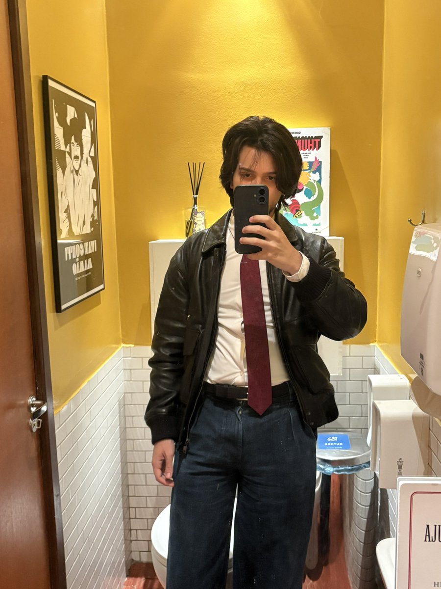 fantasm0___'s tweet photo. we get jazzy in this bitch https://t.co/WdiTHkDimw