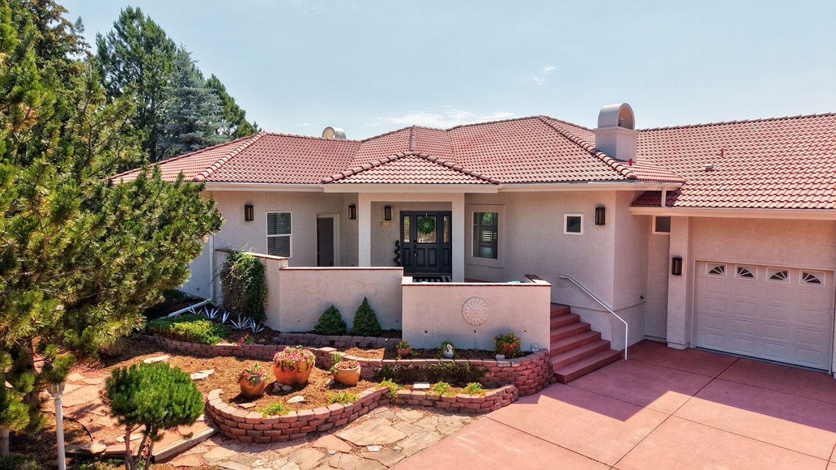 DustinMPeyser's tweet photo. Becky Groe presents 2075 Mulligan Drive Colorado Springs, CO | https://t.co/ClTkzvGtsl https://t.co/eHcFkQfjl4 👉 Find Hidden Equity https://t.co/YyjTztX4Wv 👈 #ColoradoSprings #RealEstate #HomeForSale #ColdwellBanker #PropertyTour https://t.co/xp3p195mA7