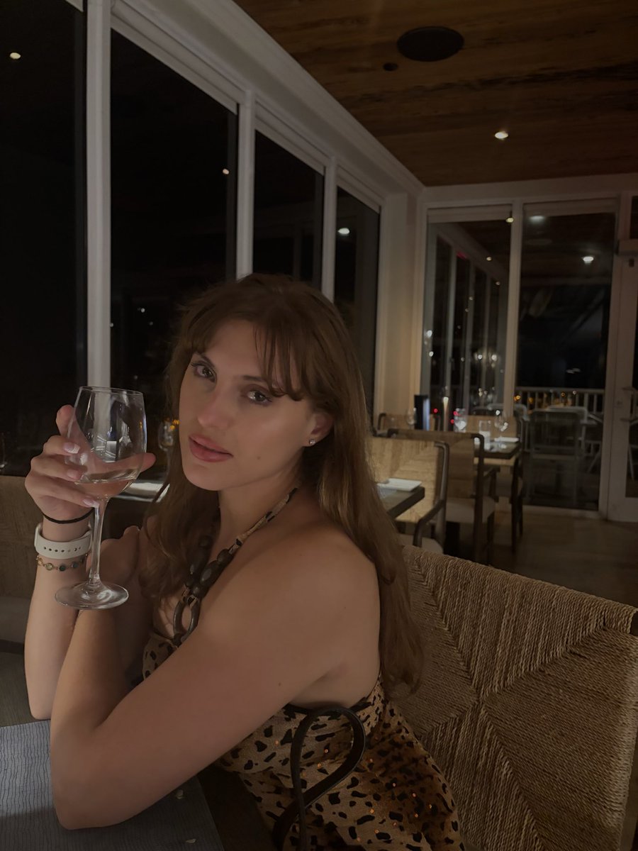 thatbratkattt's tweet photo. Pretty girls like me deserve to be spoiled xx 

Findom paypig finsub footsub cashcow https://t.co/RHqzFMUHhb