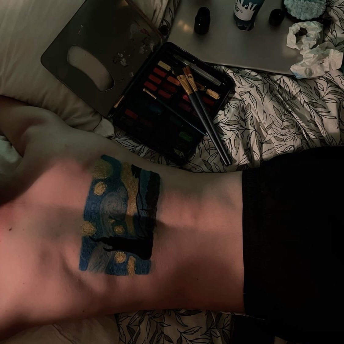 CappuChini_'s tweet photo. Will has a habit of creating true masterpieces on Mike, especially on his back, considering how broad it is. He loves to spend hours and hours painting, reproducing famous artworks as a form of study or just painting silly things to pass the time while Mike reads, plays video games, or watches television. Meanwhile, Mike doesn't have any talent for painting, but he makes up for it by writing entire poems and novels all over Will's body, treating him like the most expensive parchment; filling Will’s beautiful body with the most beautiful and sweetest words.

#byler & #wheelby