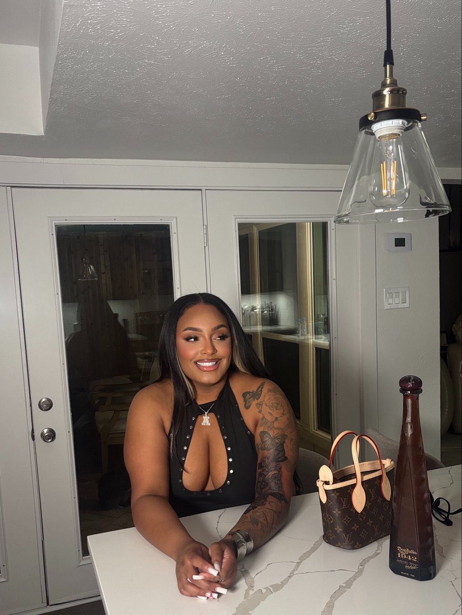 _missaariah's tweet photo. pretty brown 🐆🖤 https://t.co/nHLdrSm1jj