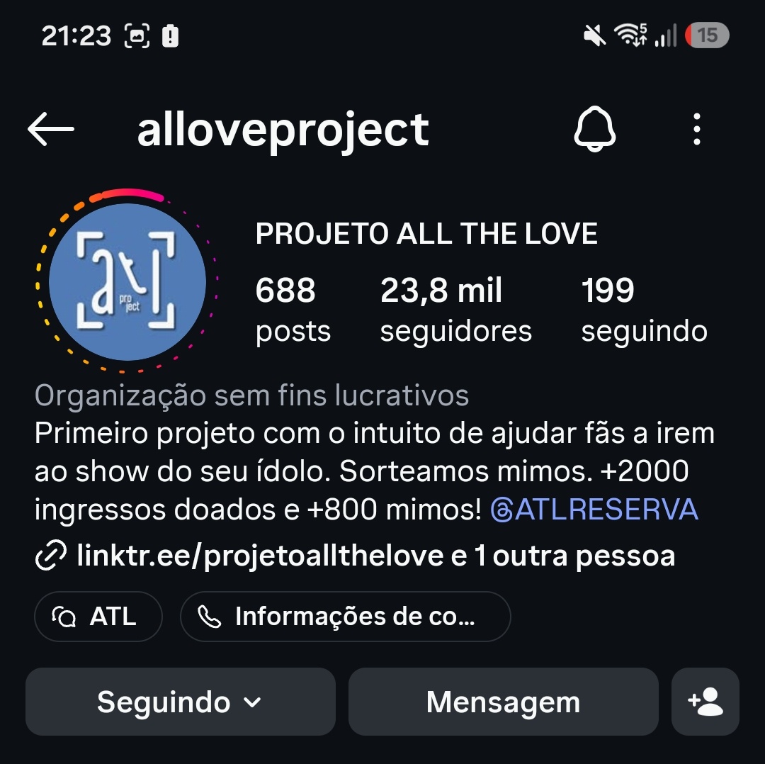 bibsdasilva's tweet photo. @alloveproject Não é pra mim, é pro meu marido que o maior emo fã do Mucc #MeLevaATL https://t.co/mH1Js9wi2r