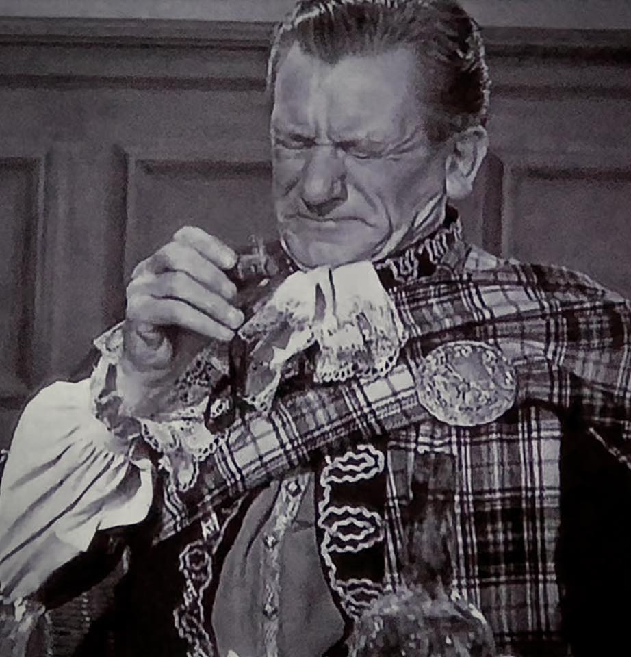 ClownRaynbow's tweet photo. https://t.co/6YblKc9Rx6
Released July 8, 1948 - "The Hot Scots"  starring the Three Stooges, Christine McIntyre, Theodore Lorch

"In The Hot Scots, the Three Stooges guard a Scottish castle … Can they find the crooks who’ve been robbing the Earl? Who are the spooks?" https://t.co/qIpCHlAAnL