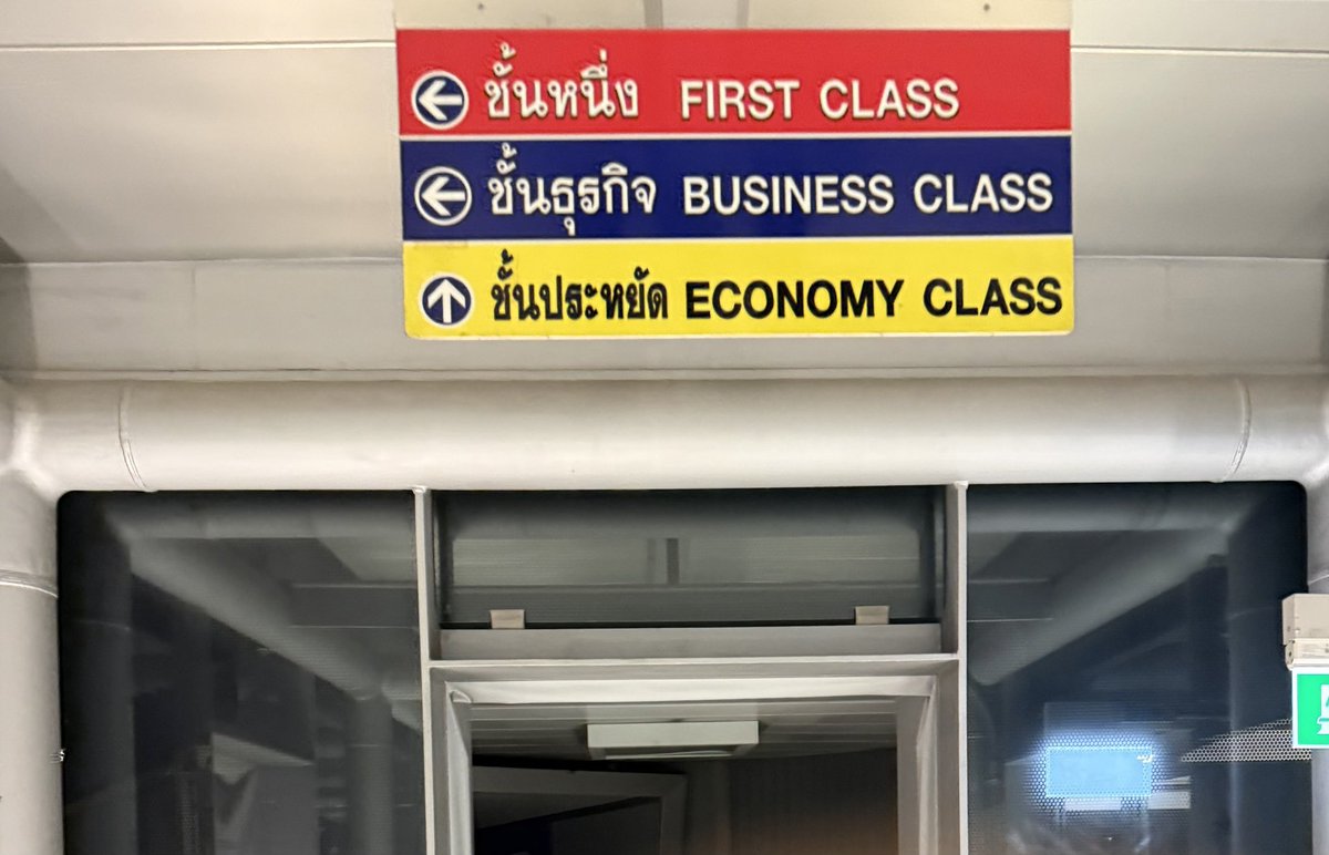 JesBkk's tweet photo. Off we go… choose wisely … 🤔 https://t.co/LD7vGs3F6f