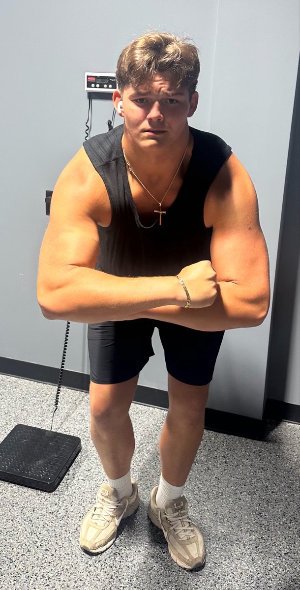 WillDeLong74's tweet photo. 6’5 285LB - 80” Wingspan - Total transformation is the goal! Coaches I’ll be ready!  @GCARamsFootball @GregDaniels_OL @G_D_Recruiting @CoachR_Bodine @CoachKChism @Coach__Buckley @coachburke89 @CoachCoe_ @coachmcompton @ThisIsBrock4444 @CSmithMedia @CSmithScout @CoachPCovington @CoachMacMCScots