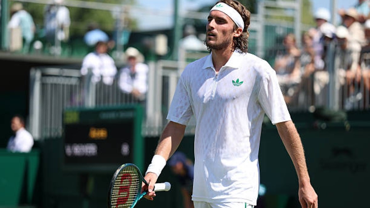 Zwxsh's tweet photo. I honestly don't think Stefanos Tsitsipas is that far off winning a slam.

He just needs to improve his forehand, backhand, slice, drop shot, lateral movement, agility, volleys, serve, mental toughness, shot IQ, fitness, composure, lobs, and overhead smash. https://t.co/YhbVZxTtQf