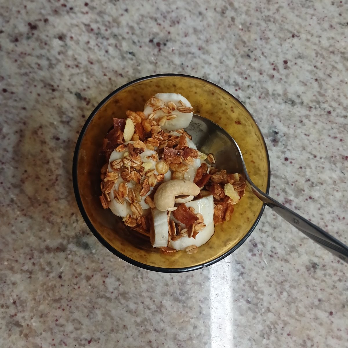 decaliused's tweet photo. 1/07 - hoje foi muita fartura hehehe, so na janta que pequei e dividi coxinha com minhas amgs, dps vou tomar um chá e jogar ♡ https://t.co/sk15pCGTZ2