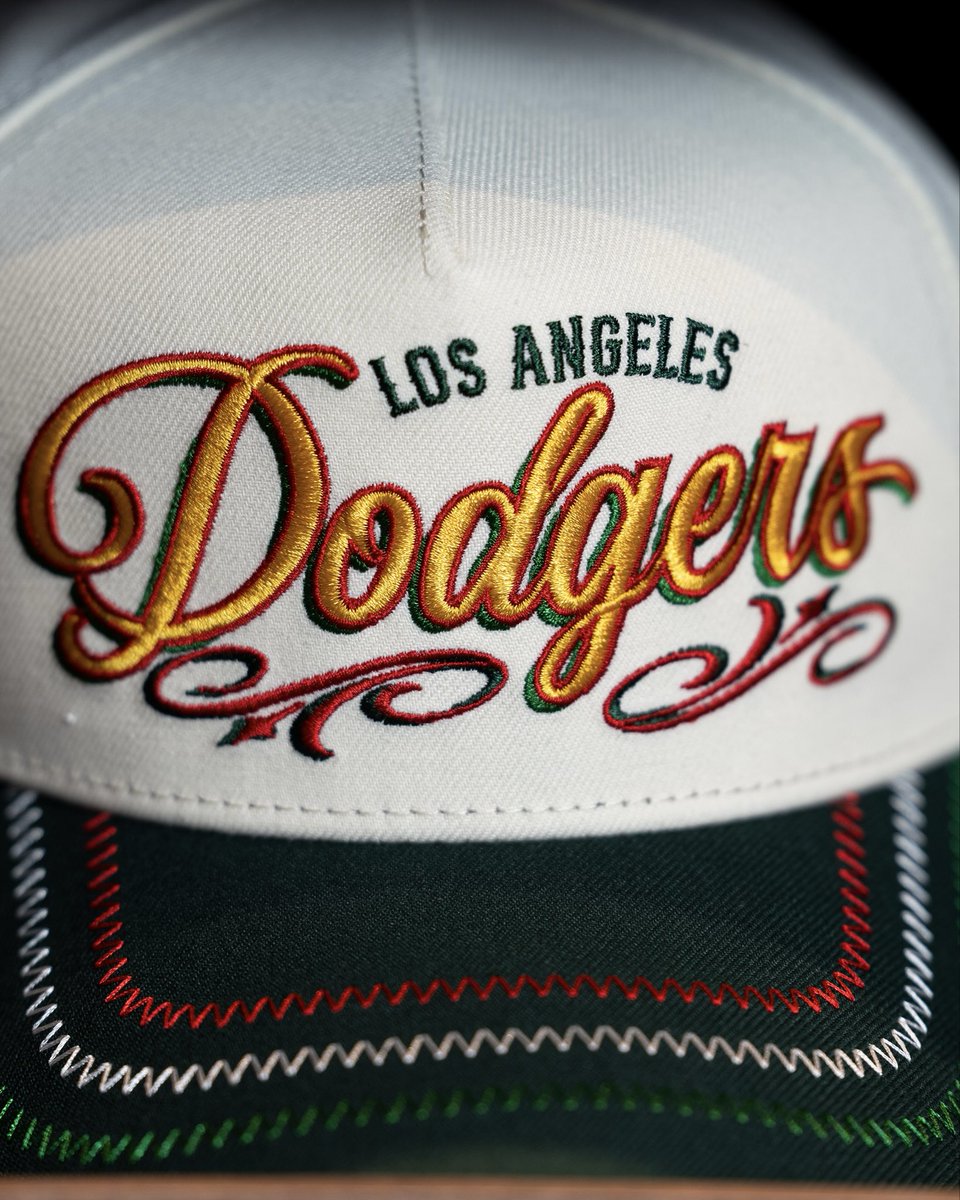 NewEraMx's tweet photo. MLB Tricolor x @NewEraMx 🇲🇽

El 💚,🤍 y ❤️ de nuestro país toman el frente, tipografías que se sienten clásicas y que elevan tu estilo

Cuando llevas el tricolor, ya estás representando a México. Disponible en: https://t.co/MnT1CEV746, New Era App y New Era Stores.

#NewEraMéxico https://t.co/ANjy5KIZ1T