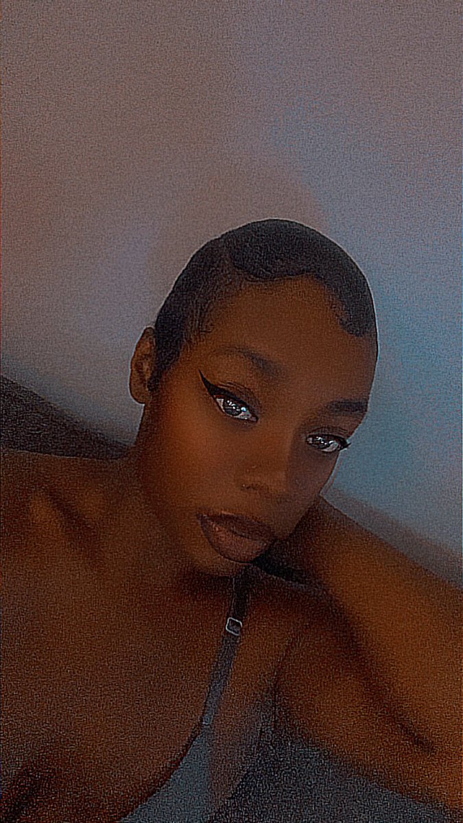 OnlyyPebbluz's tweet photo. Always Gone Be Pretty In The Face 🤞🏾😘 https://t.co/66DpCVe05K
