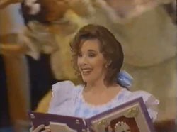 dailybatb91's tweet photo. beauty and the beast at the 1992 oscars https://t.co/lJW1Wrzd86