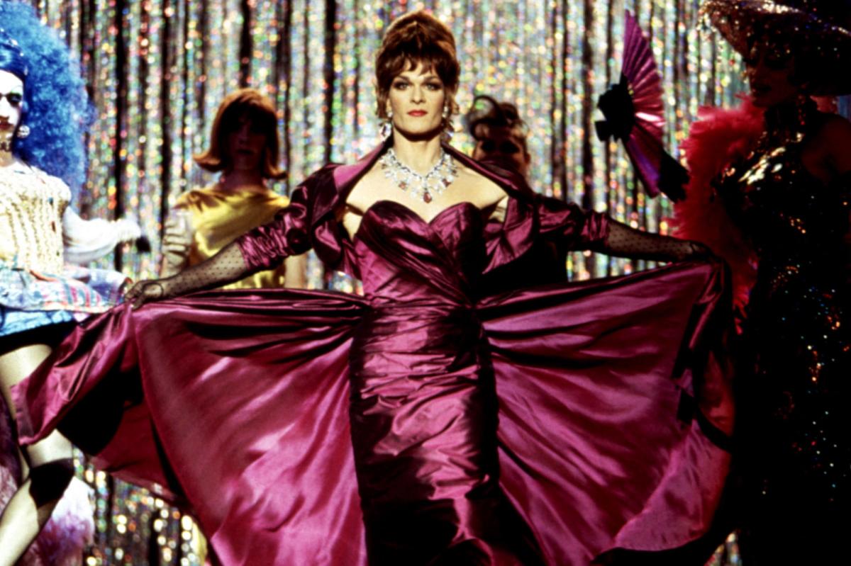 MissSassbox's tweet photo. Patrick Swayze also had no business being this damn beautiful in drag https://t.co/dNeo3NVDt2