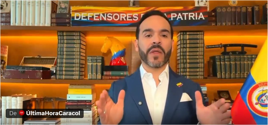 PM_Navegaciones's tweet photo. El librero de este pendejo es todo un manifiesto sicológico 😬 https://t.co/w8MmQgcJtU