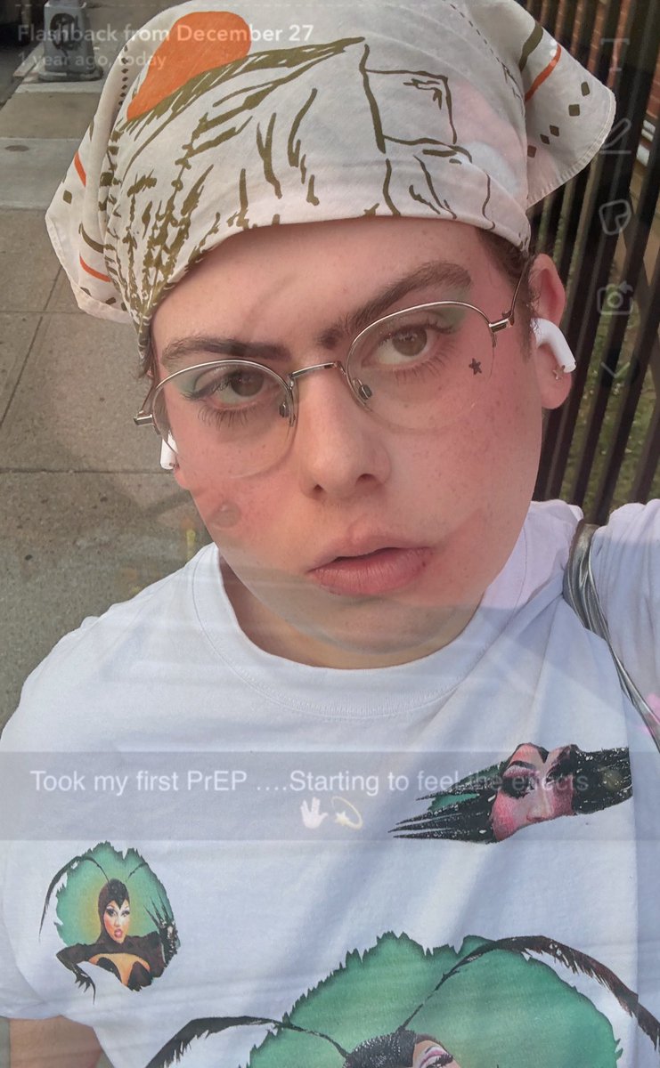 ethanp0iss0n's tweet photo. Fine i’ll do the trend 🙄 https://t.co/GouwNOkzUd