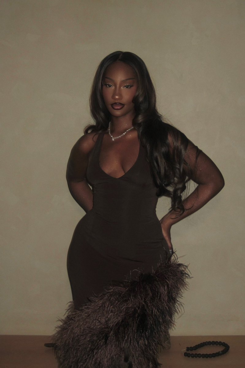 jmnbaybe's tweet photo. she’s so beautiful https://t.co/24e7z59Hjl