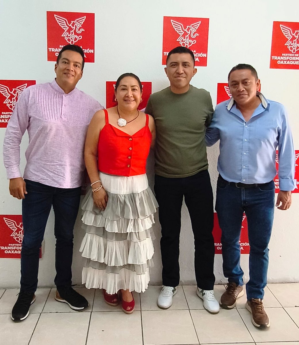 PETEOOAX's tweet photo. 🤝❤️ El diálogo y la coordinación fortalecen la Transformación.

El día de hoy, nuestra Presidenta del Partido de la Transformación Oaxaqueña, Salomé Martínez, sostuvo una reunión con el Presidente Municipal de Magdalena Tlacotepec, José Javier Morales Revuelta, acompañada por nuestro Referente ante el INE, José Pérez Martínez, y nuestro Secretario de Organización, Edilberto Pacheco Sarmiento.

Este encuentro reafirma el compromiso de seguir construyendo acuerdos, fortaleciendo la organización y sumando esfuerzos en favor del desarrollo y bienestar de las familias oaxaqueñas.

¡Con unidad, organización y compromiso, la Transformación de Oaxaca sigue avanzando! ❤️🤍

#SomosLaFuerzaDeLaTransformación
#LaFuerzaDelCambioVerdadero

@SalomeMtzS