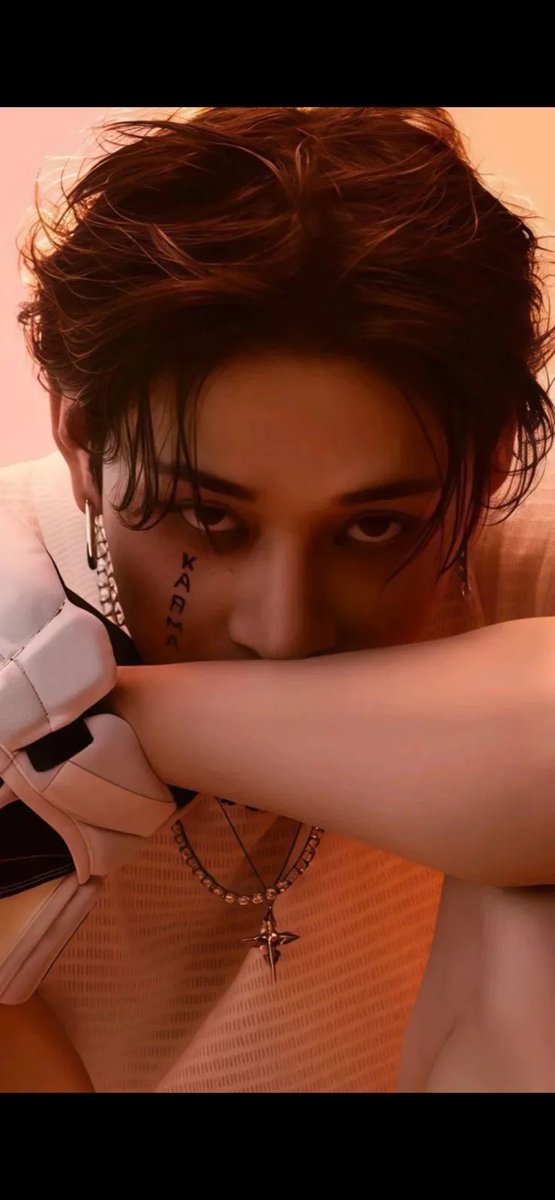 jazdeblanco's tweet photo. #ProtectBangChan  JYP right now!!! https://t.co/BhuSyI2k6d