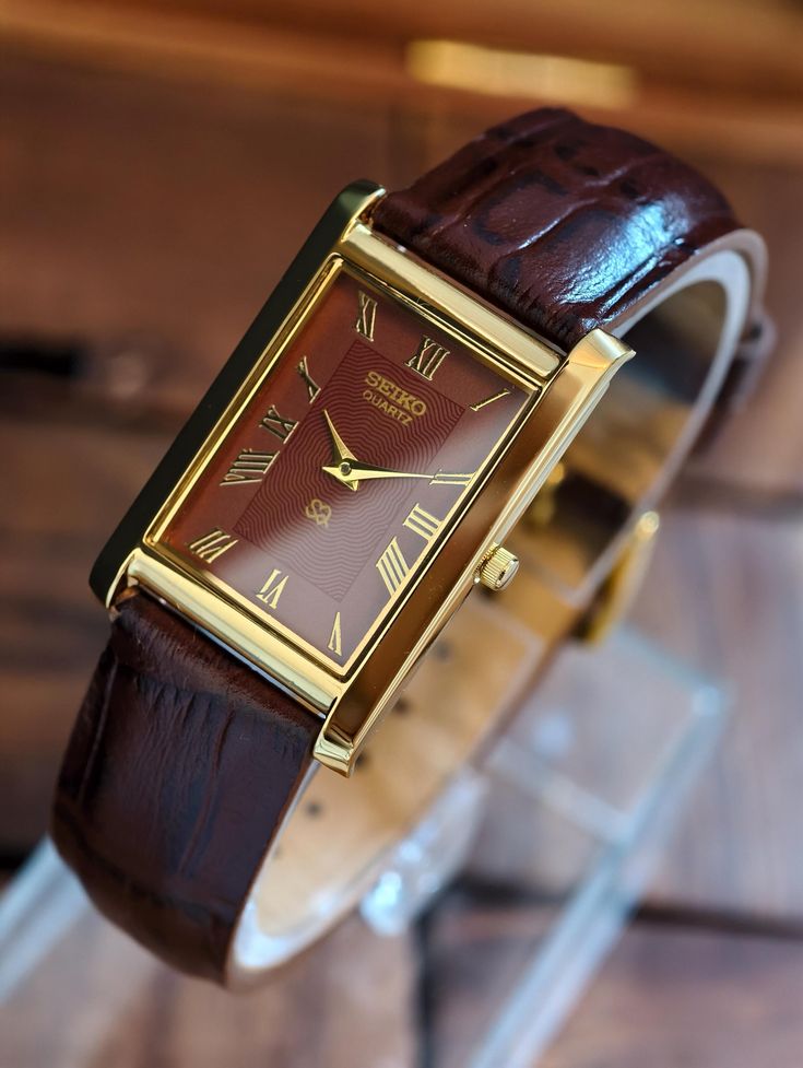 MensFashionGeek's tweet photo. Vintage Seiko quartz watch. https://t.co/BvLPkuMJBw