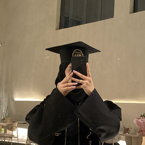 __V11I's tweet photo. حلم العمر 🎓❤️❤️ https://t.co/eXF3sMqc8E