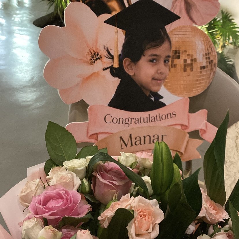 __V11I's tweet photo. حلم العمر 🎓❤️❤️ https://t.co/eXF3sMqc8E