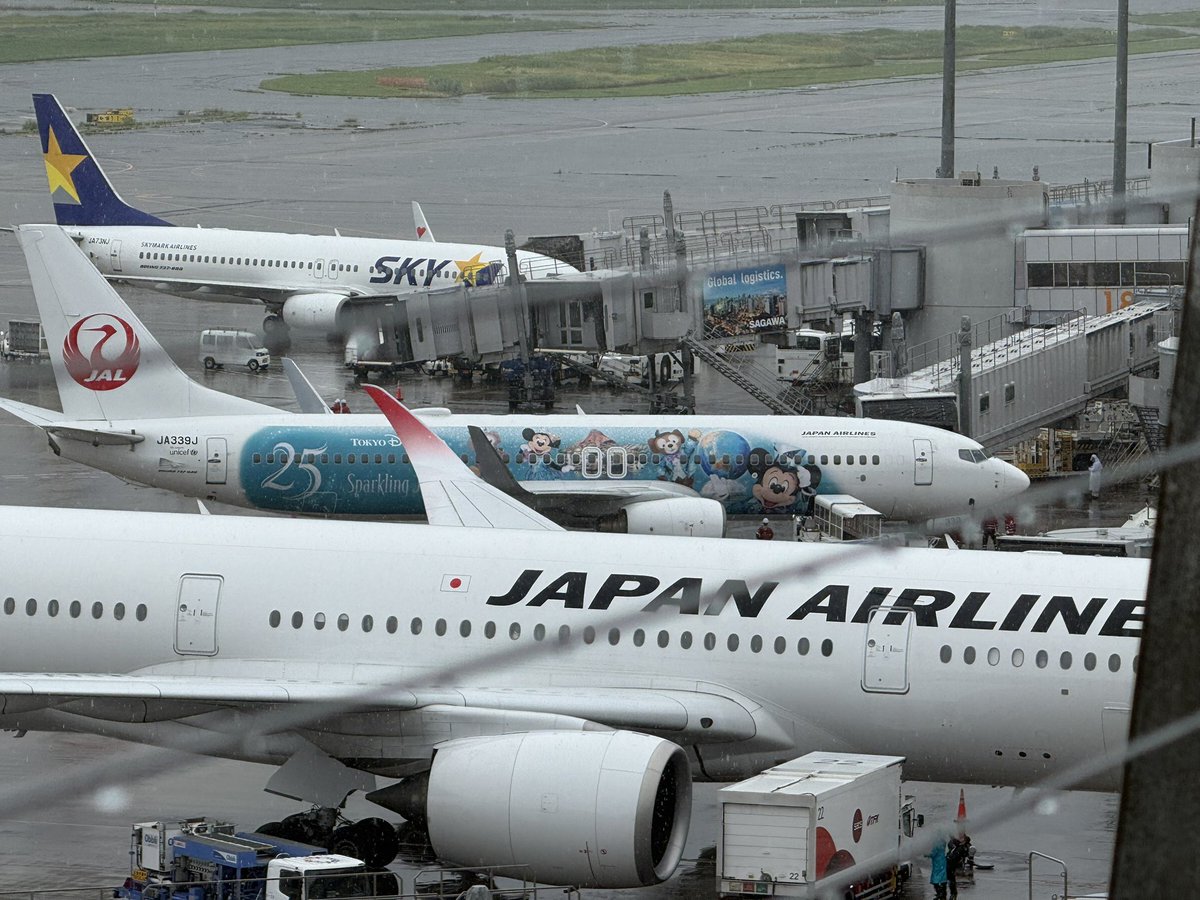 TableIsWaitingl's tweet photo. 羽田空港にて https://t.co/ALz5axAX6a