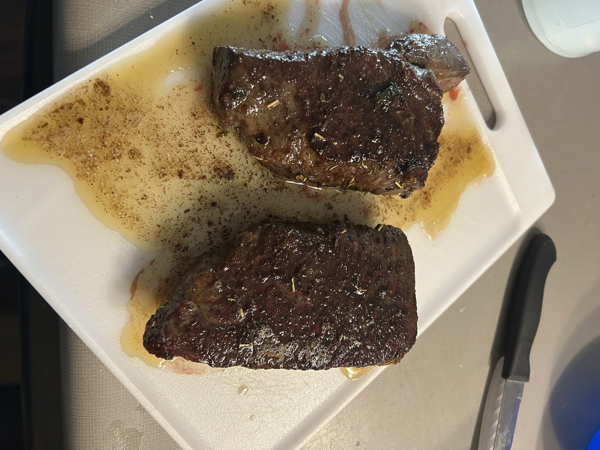 thewizjohnson's tweet photo. Thought it was about time I show you guys my meat #meatdox https://t.co/vAwzKdGa5e