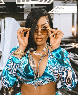 gurl_modern's tweet photo. Full Name: Moriah Mills

Other Names: Moriah Love
Profession: Model, Social Media Influencer, Rapper, Content Creator, Former Adult Film Actress
Date of Birth: October 17, 1991
Age: 34 years (as of 2026) 
Birthplace: Queens, New York City, USA 
Nationality: American
Zodiac Sign: Libra
Ethnicity: African-American / West Indian background 
Physical Appearance:
Height: Approx. 5 ft 4 in – 5 ft 5 in
Weight: Around 57–63 kg
Hair Color: Black
Eye Color: Hazel / Brown 
Career:
Moriah Mills started as a mainstream Instagram model and later became widely known in the entertainment industry around 2017. She gained popularity through social media modeling, music projects, and online content creation. 
Social Media:
She became famous for her large following on Instagram, X (Twitter), YouTube, and subscription-based platforms. Her original Instagram reportedly crossed millions of followers before being disabled. 
Relationship Status:
Reportedly single. She was publicly linked with NBA player Zion Williamson in media reports.

Net Worth:$1 to $3 million USD