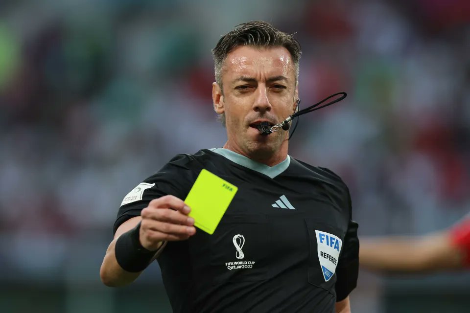 mufcytp's tweet photo. 𝐔𝐒𝐀 𝐰𝐞𝐫𝐞 𝐫𝐨𝐛𝐛𝐞𝐝 𝐭𝐡𝐞𝐫𝐞!

Brazilian referee Rafael Claus waved away a penalty appeal for a challenge that is often given elsewhere.

VAR also agreed with the on-field decision. https://t.co/6qa93vUOmA