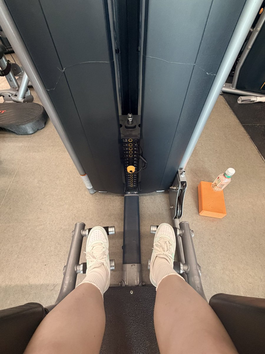 Swmpd7's tweet photo. 最近生活非常充实
和上半年比较，我有了新搭子，哈哈，甚至我们这个月生理期都同步了
还是爱睡觉 https://t.co/NAUHSGHTSC