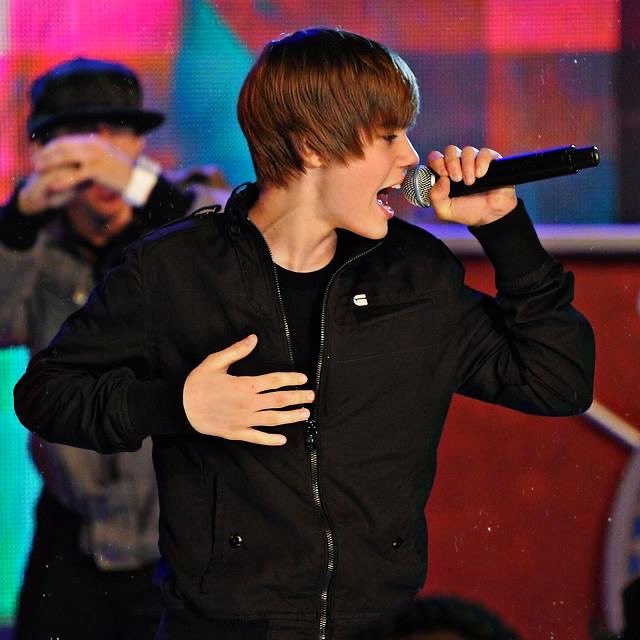 offmybieber's tweet photo. we really grew up with him 🥹🤏 https://t.co/4Bgyv4a2cM