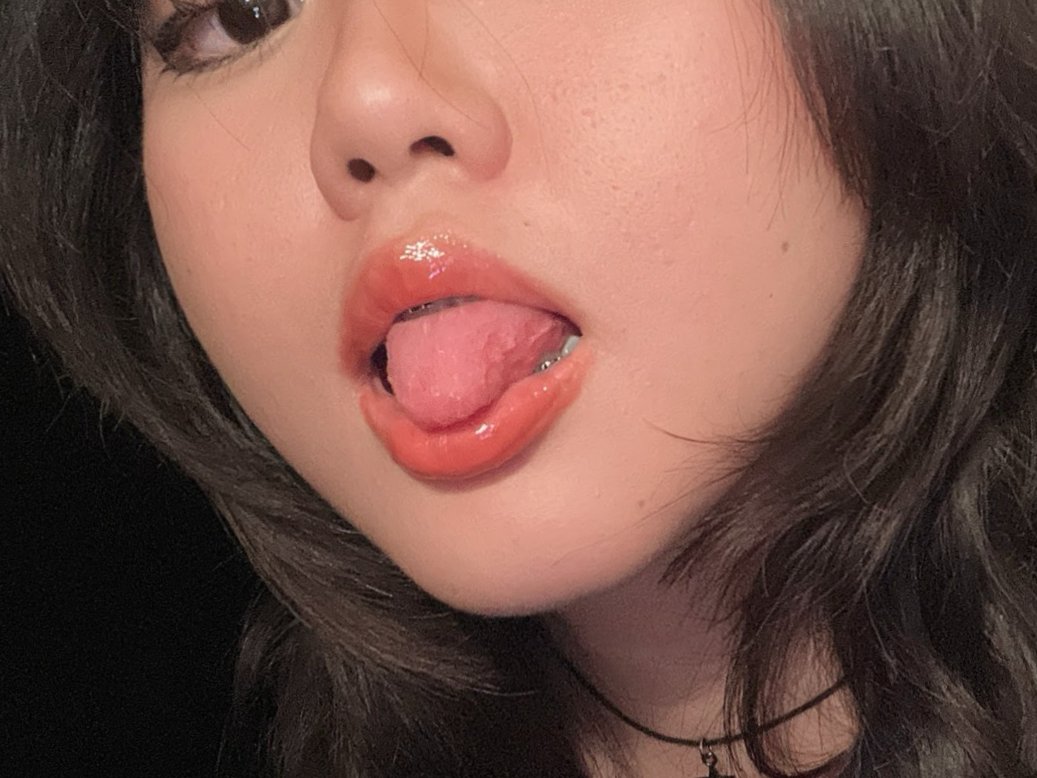 actualghostgirl's tweet photo. so yeah you'll never get sick of making out with my mouth :DDD more braces tease cuz i'm generous https://t.co/Ucen8RQFQo
