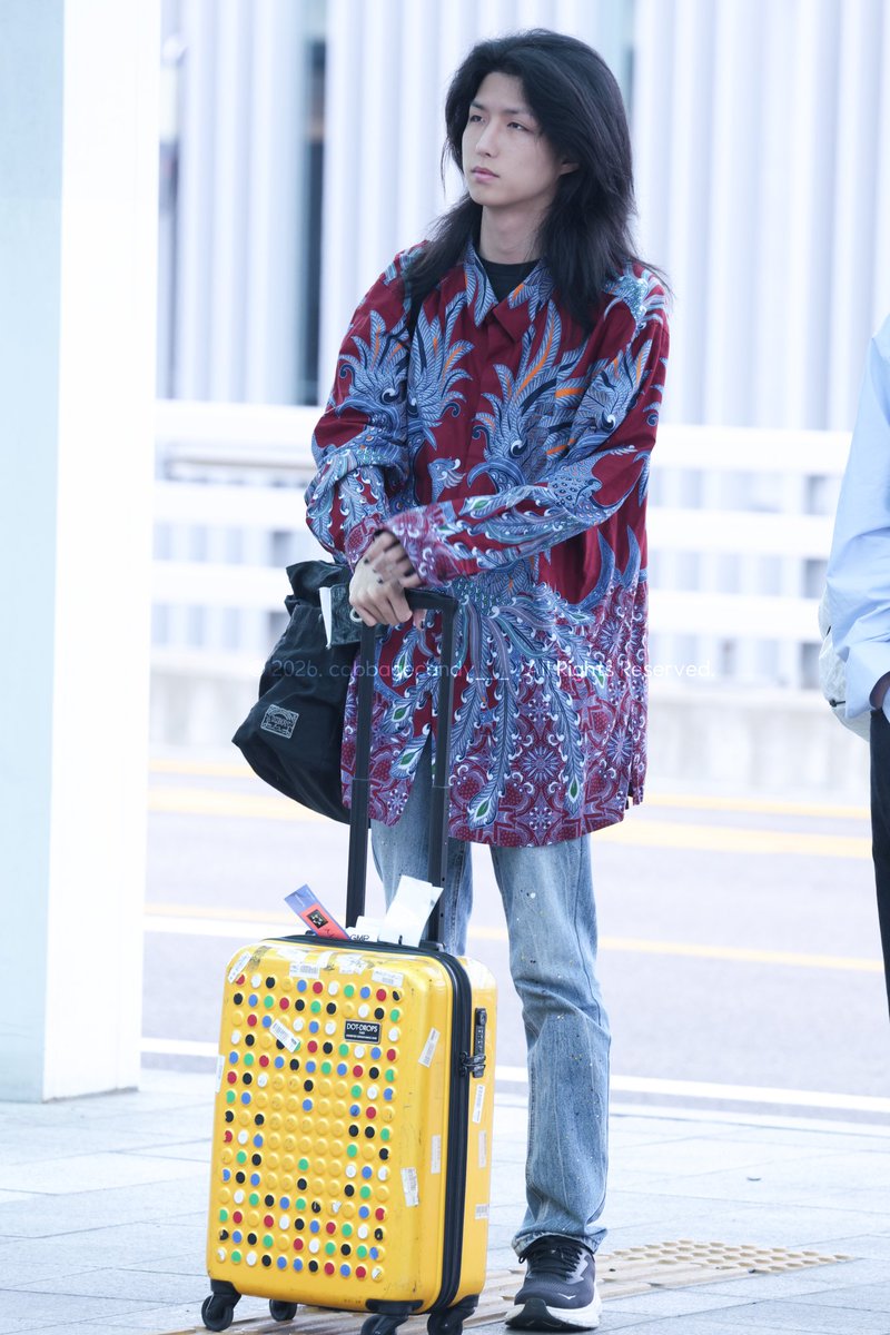 cabbagecandy___'s tweet photo. 260702 ICN 출국 #한형준 #형준 #준한

오늘 공항룩 ㅈㅉ예뿜 https://t.co/Vesp7nTQ3j