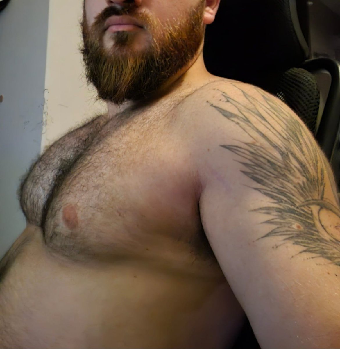 MasterAlphaGui's tweet photo. @MauricioGmzN Hairy too https://t.co/movWo9yp4v