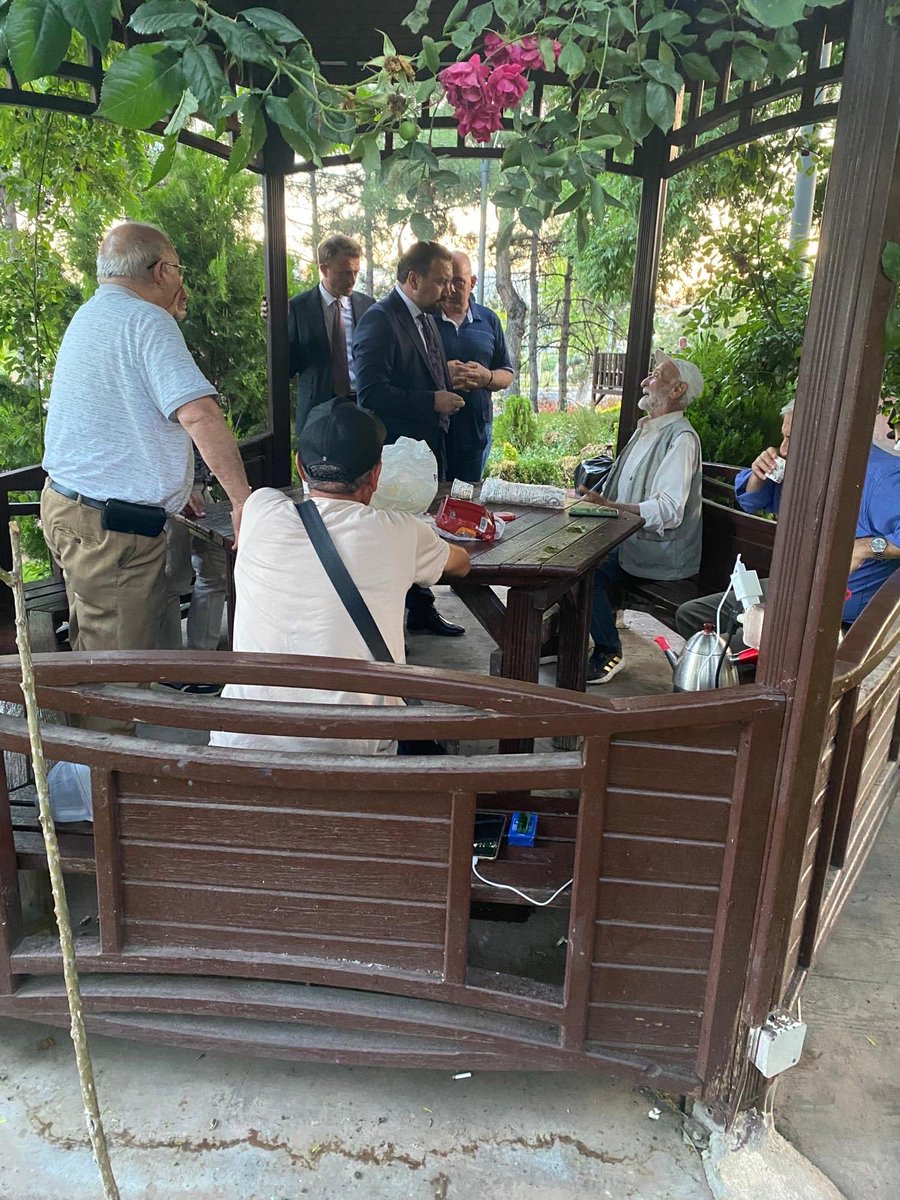 mustafasenkb's tweet photo. 📍Kanuni Parkı 
📍Fatih Sultan Mehmet Parkı
📍Yavuz Sultan Selim Parkı
📍Nursultan Nazarbayev Parkı 

İlçemiz güzide parklarında vakit geçiren 
vatandaşlarımız ile hasbihal edip incelemelerde bulunduk.
Rabbim ilçemize yaptığımız çalışmalarda yar ve yardımcımız olsun 
@omerfarukislam 
#SevdamızKeçiören
#türkiye #akparti #ankara #keçiörenbelediyesi